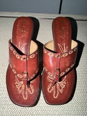 FIONI Clothing Red Floral-Embroidered Slide Mules